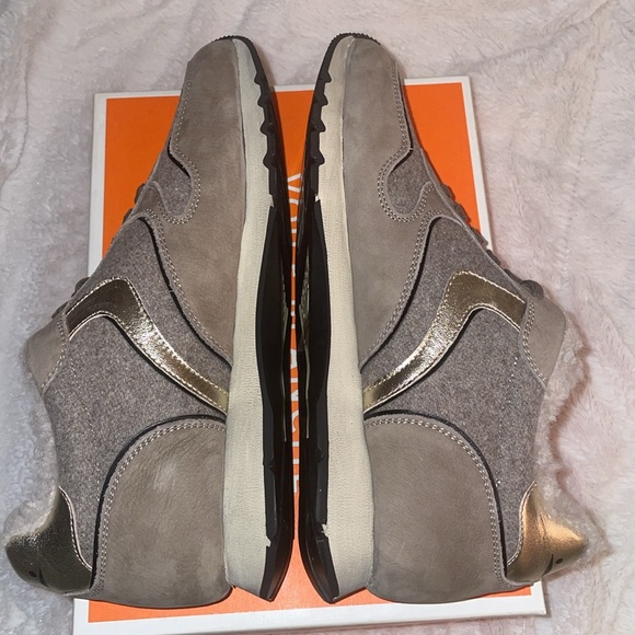 NWT VOILE BLANCHE JULIA Sneaker In Taupe - Picture 11 of 14